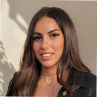 Review by Anna Elimelech